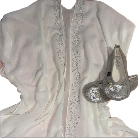 Jessica Mcclintock kimono bridal with pearls and studs embellishments one size